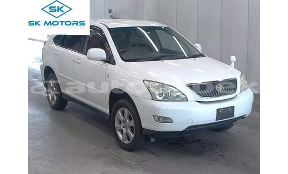 Buy Import Toyota Harrier White Car in Import - Dubai in Andijon