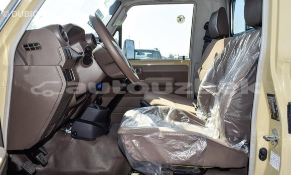 Buy Import Toyota Land Cruiser Beige Car in Import - Dubai in Andijon Buy Import Toyota Land Cruiser Beige Car in Import - Dubai in Andijon