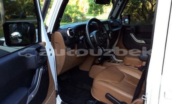 Buy Used Jeep Wrangler White Car in Baht in Sirdare Buy Used Jeep Wrangler White Car in Baht in Sirdare