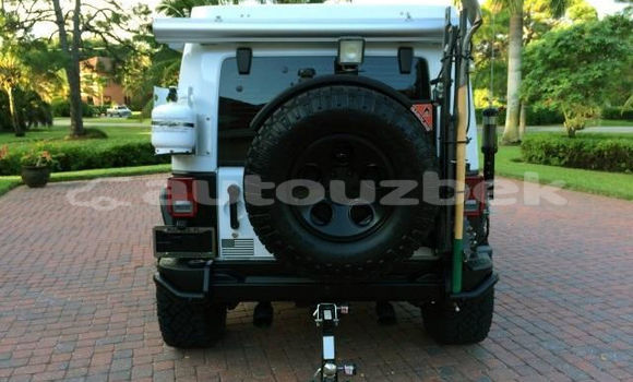 Buy Used Jeep Wrangler White Car in Baht in Sirdare Buy Used Jeep Wrangler White Car in Baht in Sirdare