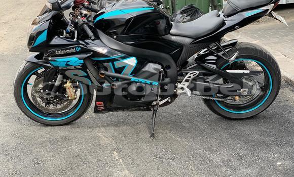 Buy Used Suzuki 750 Black Bike in Altyarik in Fargona Buy Used Suzuki 750 Black Bike in Altyarik in Fargona