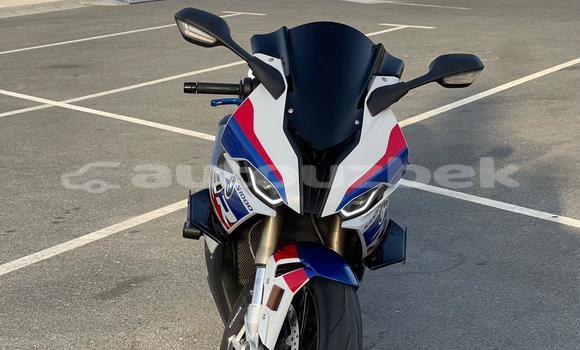Buy Used BMW R 1100 White Bike in Altyarik in Fargona