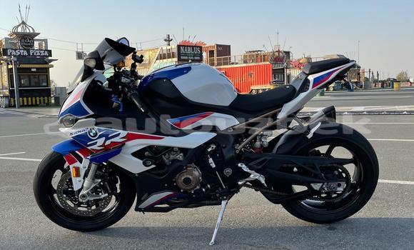 Buy Used BMW R 1100 White Bike in Altyarik in Fargona Buy Used BMW R 1100 White Bike in Altyarik in Fargona