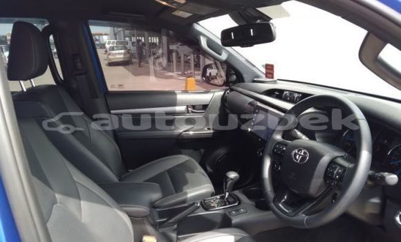 Buy Used Toyota Hilux Blue Car in Altyarik in Fargona Buy Used Toyota Hilux Blue Car in Altyarik in Fargona