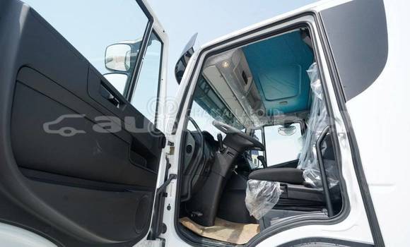 Buy New Iveco Trakker White Truck in Import - Dubai in Andijon Buy New Iveco Trakker White Truck in Import - Dubai in Andijon
