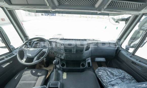 Buy New Iveco Trakker White Truck in Import - Dubai in Andijon Buy New Iveco Trakker White Truck in Import - Dubai in Andijon