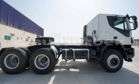 Buy New Iveco Trakker White Truck in Import - Dubai in Andijon Buy New Iveco Trakker White Truck in Import - Dubai in Andijon