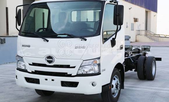 Buy New Hino 714 White Truck in Import - Dubai in Andijon Buy New Hino 714 White Truck in Import - Dubai in Andijon