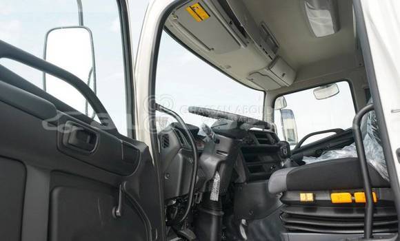 Buy New Hino SV White Truck in Import - Dubai in Andijon Buy New Hino SV White Truck in Import - Dubai in Andijon