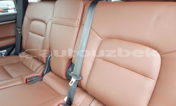 Buy Used Toyota Land Cruiser White Car in Tashkent in Toskent Buy Used Toyota Land Cruiser White Car in Tashkent in Toskent