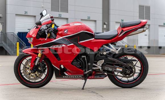 Buy Used Honda CBR Red Bike in Andijon in Andijon Buy Used Honda CBR Red Bike in Andijon in Andijon