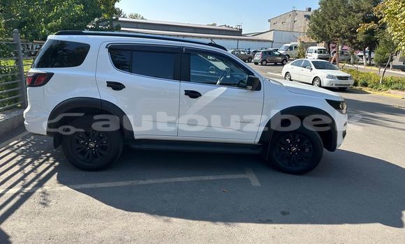 Buy Used Nissan X–Trail White Car in Tosbulok in Namangan Buy Used Nissan X–Trail White Car in Tosbulok in Namangan