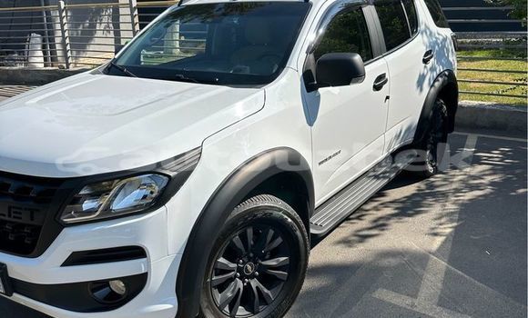 Buy Used Nissan X–Trail White Car in Tosbulok in Namangan Buy Used Nissan X–Trail White Car in Tosbulok in Namangan