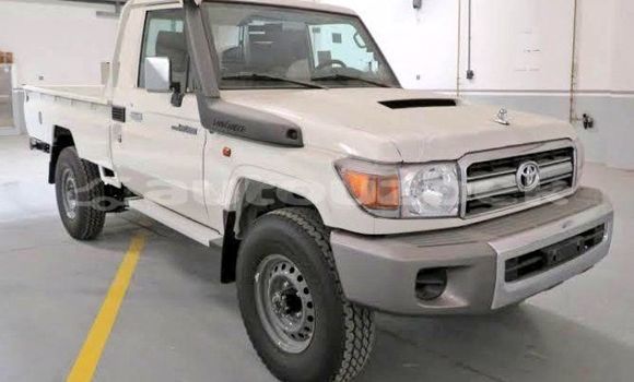 Buy Used Toyota Land Cruiser White Car in Baht in Sirdare Buy Used Toyota Land Cruiser White Car in Baht in Sirdare