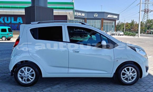 Buy Used Chevrolet Spark White Car in Altyarik in Fargona Buy Used Chevrolet Spark White Car in Altyarik in Fargona