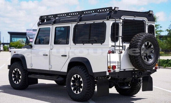 Buy Used Land Rover Defender White Car in Tashkent in Toskent Buy Used Land Rover Defender White Car in Tashkent in Toskent