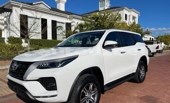 Buy Used Toyota Fortuner White Car in Tashkent in Toskent Buy Used Toyota Fortuner White Car in Tashkent in Toskent