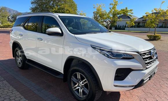 Buy Used Toyota Fortuner White Car in Tashkent in Toskent Buy Used Toyota Fortuner White Car in Tashkent in Toskent