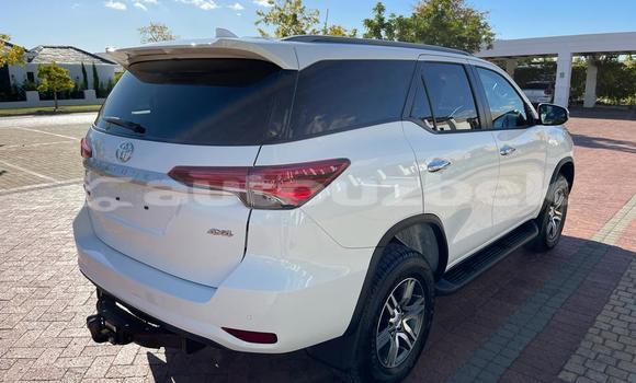 Buy Used Toyota Fortuner White Car in Tashkent in Toskent Buy Used Toyota Fortuner White Car in Tashkent in Toskent
