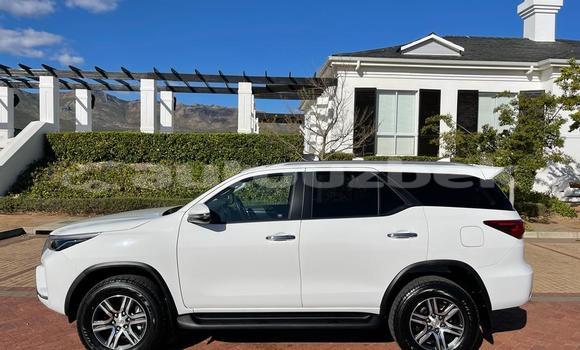 Buy Used Toyota Fortuner White Car in Tashkent in Toskent Buy Used Toyota Fortuner White Car in Tashkent in Toskent