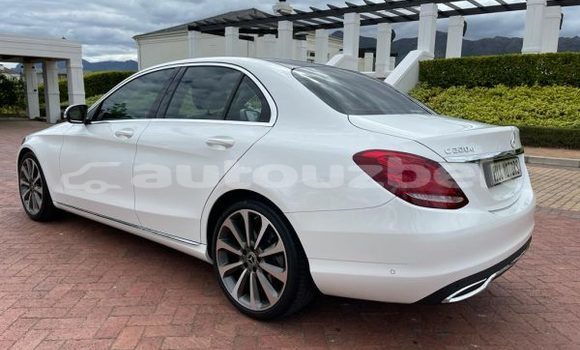 Buy Used Mercedes-Benz C250 coupe White Car in Tashkent in Toskent Buy Used Mercedes-Benz C250 coupe White Car in Tashkent in Toskent