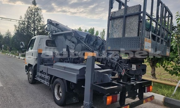 Buy Used Hyundai H200 White Truck in Almazar in Toskent Buy Used Hyundai H200 White Truck in Almazar in Toskent