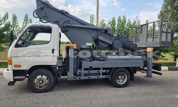 Buy Used Hyundai H200 White Truck in Almazar in Toskent Buy Used Hyundai H200 White Truck in Almazar in Toskent