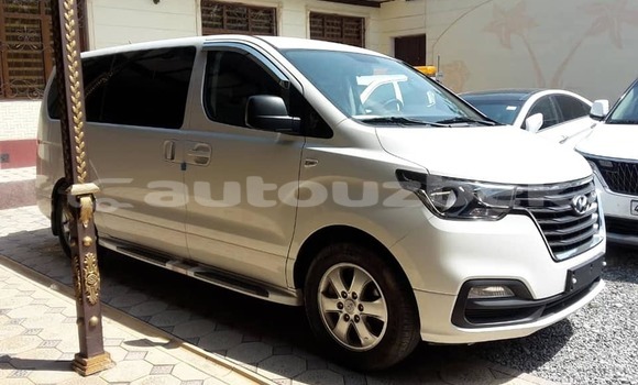Buy Used Hyundai Starex White Car in Angren in Toskent Buy Used Hyundai Starex White Car in Angren in Toskent