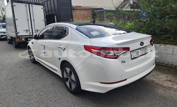 Buy Used Kia K5 White Car in Almazar in Toskent Buy Used Kia K5 White Car in Almazar in Toskent