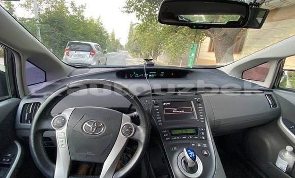 Buy Used Toyota Prius Black Car in Angren in Toskent Buy Used Toyota Prius Black Car in Angren in Toskent