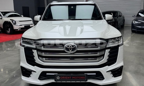 Buy Used Toyota Land Cruiser White Car in Altyarik in Fargona Buy Used Toyota Land Cruiser White Car in Altyarik in Fargona