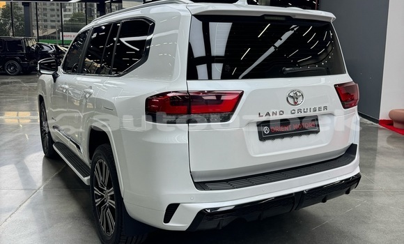 Buy Used Toyota Land Cruiser White Car in Altyarik in Fargona Buy Used Toyota Land Cruiser White Car in Altyarik in Fargona