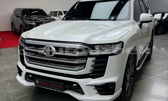Buy Used Toyota Land Cruiser White Car in Altyarik in Fargona Buy Used Toyota Land Cruiser White Car in Altyarik in Fargona