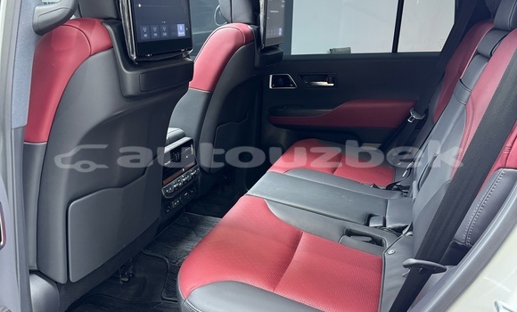 Buy Used Toyota Land Cruiser White Car in Altyarik in Fargona Buy Used Toyota Land Cruiser White Car in Altyarik in Fargona
