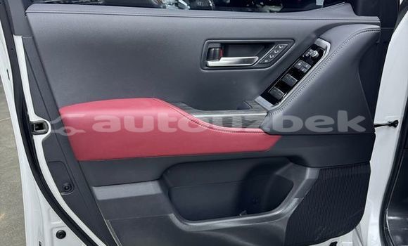 Buy Used Toyota Land Cruiser White Car in Altyarik in Fargona Buy Used Toyota Land Cruiser White Car in Altyarik in Fargona