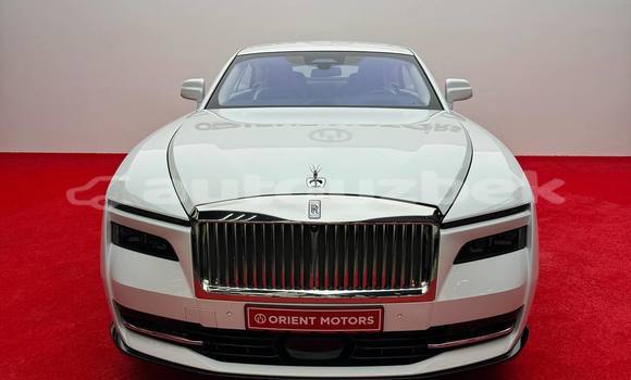 Buy Used Rolls-Royce Silver Spirit White Car in Asaka in Andijon