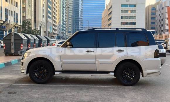 Buy Used Mitsubishi Pajero White Car in Tashkent in Toskent Buy Used Mitsubishi Pajero White Car in Tashkent in Toskent