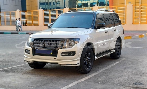 Buy Used Mitsubishi Pajero White Car in Tashkent in Toskent Buy Used Mitsubishi Pajero White Car in Tashkent in Toskent