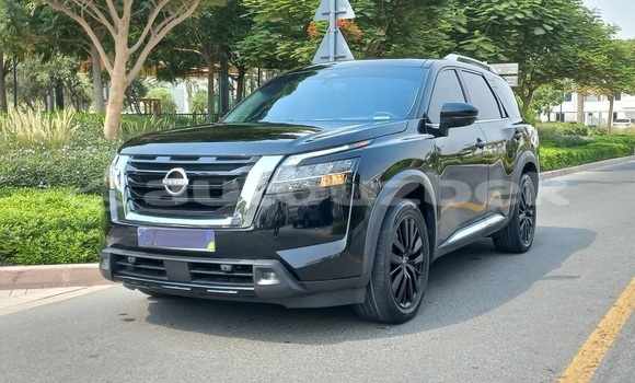 Buy Used Nissan Pathfinder Black Car in Tashkent in Toskent