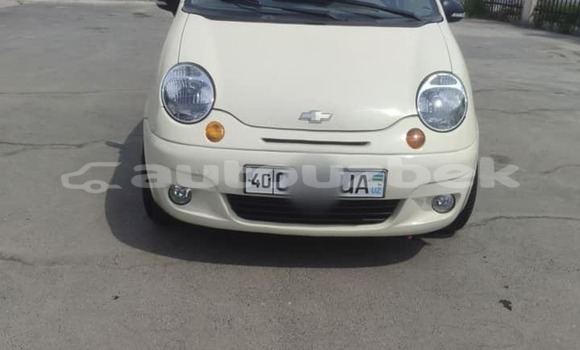 Buy Used Toyota Vitz White Car in Angren in Toskent Buy Used Toyota Vitz White Car in Angren in Toskent