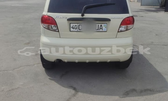 Buy Used Toyota Vitz White Car in Angren in Toskent Buy Used Toyota Vitz White Car in Angren in Toskent