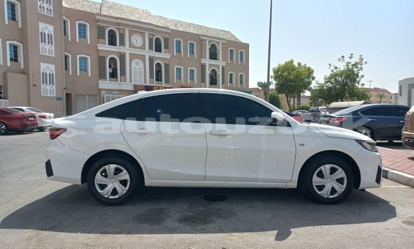 Buy Used Toyota Yaris White Car in Beskent in Kaskadar Buy Used Toyota Yaris White Car in Beskent in Kaskadar