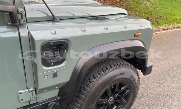Buy Used Land Rover Defender Green Car in Tashkent in Toskent Buy Used Land Rover Defender Green Car in Tashkent in Toskent
