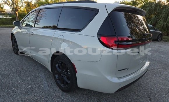 Buy Used Chrysler Pacifica White Car in Tashkent in Toskent Buy Used Chrysler Pacifica White Car in Tashkent in Toskent
