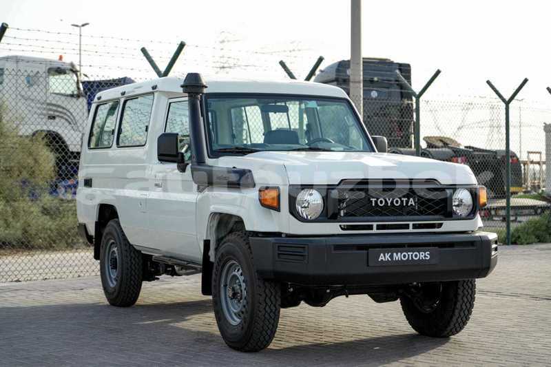 Big with watermark toyota land cruiser andijon import dubai 4484