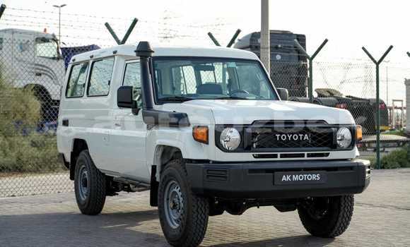 Buy Import Toyota Land Cruiser White Car in Import - Dubai in Andijon