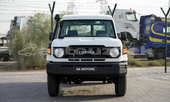 Buy Import Toyota Land Cruiser White Car in Import - Dubai in Andijon Buy Import Toyota Land Cruiser White Car in Import - Dubai in Andijon