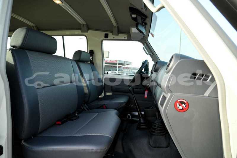 Big with watermark toyota land cruiser andijon import dubai 4484