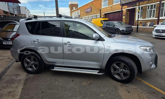 Buy Used Toyota RAV4 White Car in Tashkent in Toskent Buy Used Toyota RAV4 White Car in Tashkent in Toskent