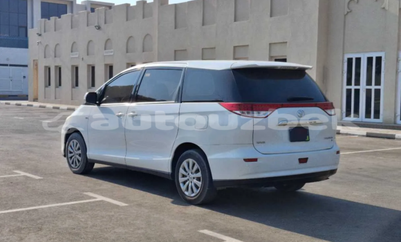 Buy Used Toyota Previa White Car in Tashkent in Toskent Buy Used Toyota Previa White Car in Tashkent in Toskent